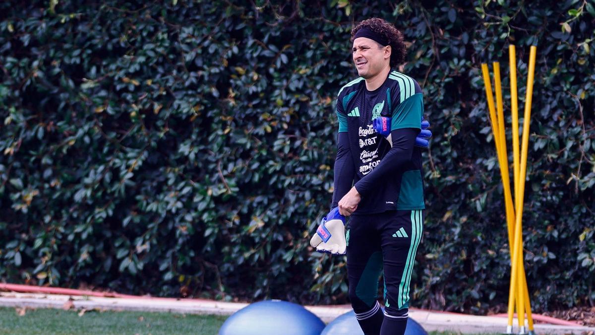 El sexto Mundial de Guillermo Ochoa: del crepúsculo en Chipre a compartir historia con Messi y Cristiano