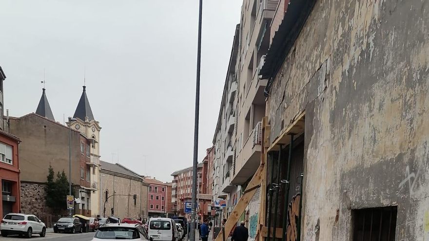 El derribo del inmueble que dejaba sin acera la calle Obispo Nieto de Zamora se aprueba este martes