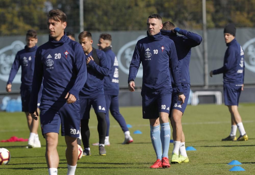 Entrenamiento del Celta en A Madroa, con presencia de Michel Salgado