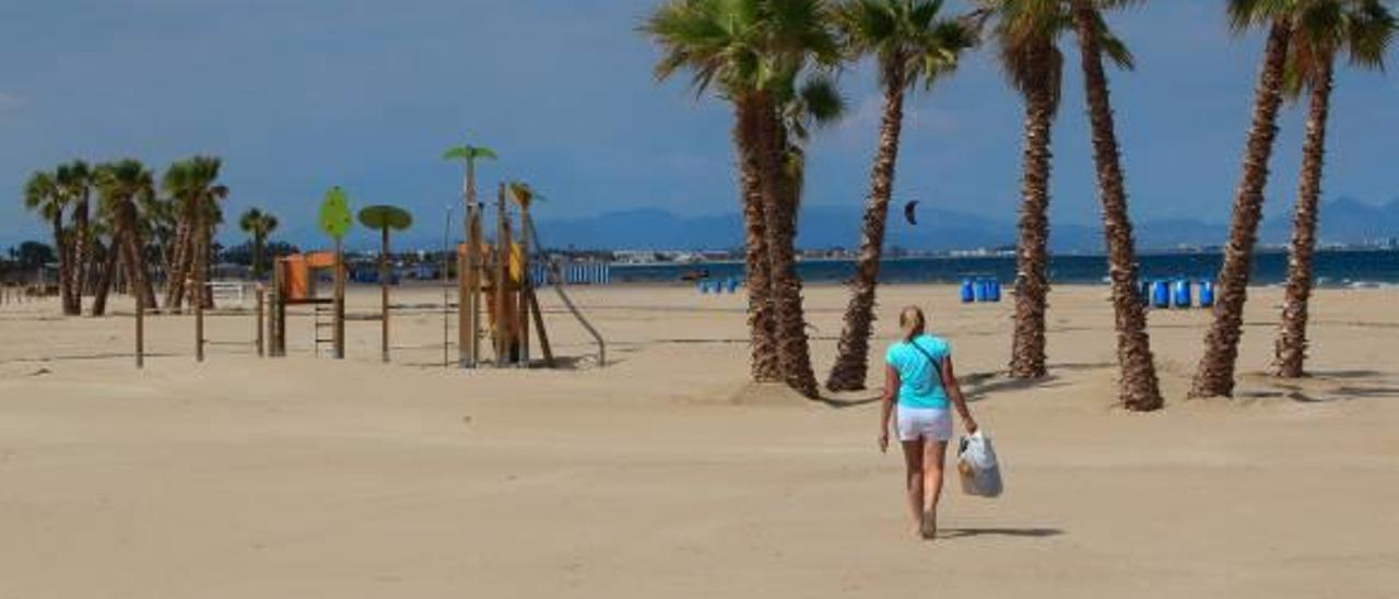 Canet rechaza la extracción de 580.000 m3 de su playa para llevarla más al norte