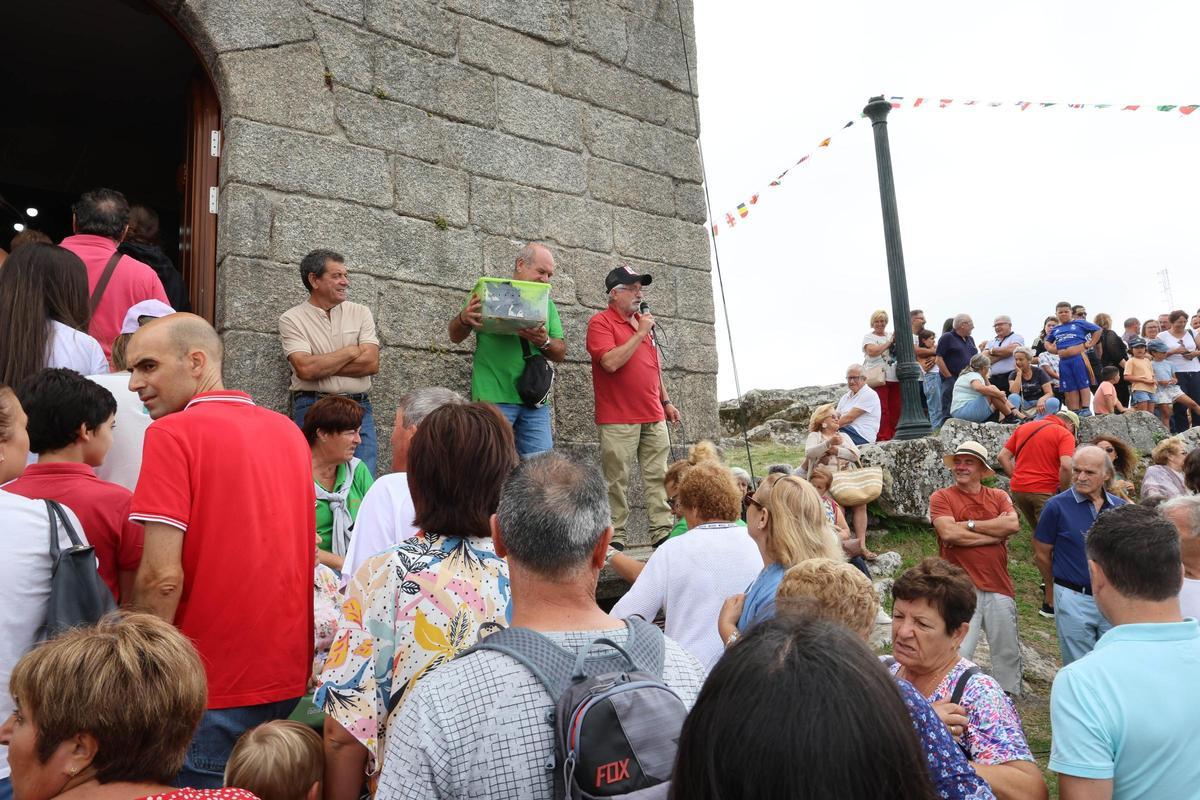 Monte Alba: una romería en el balcón de Vigo