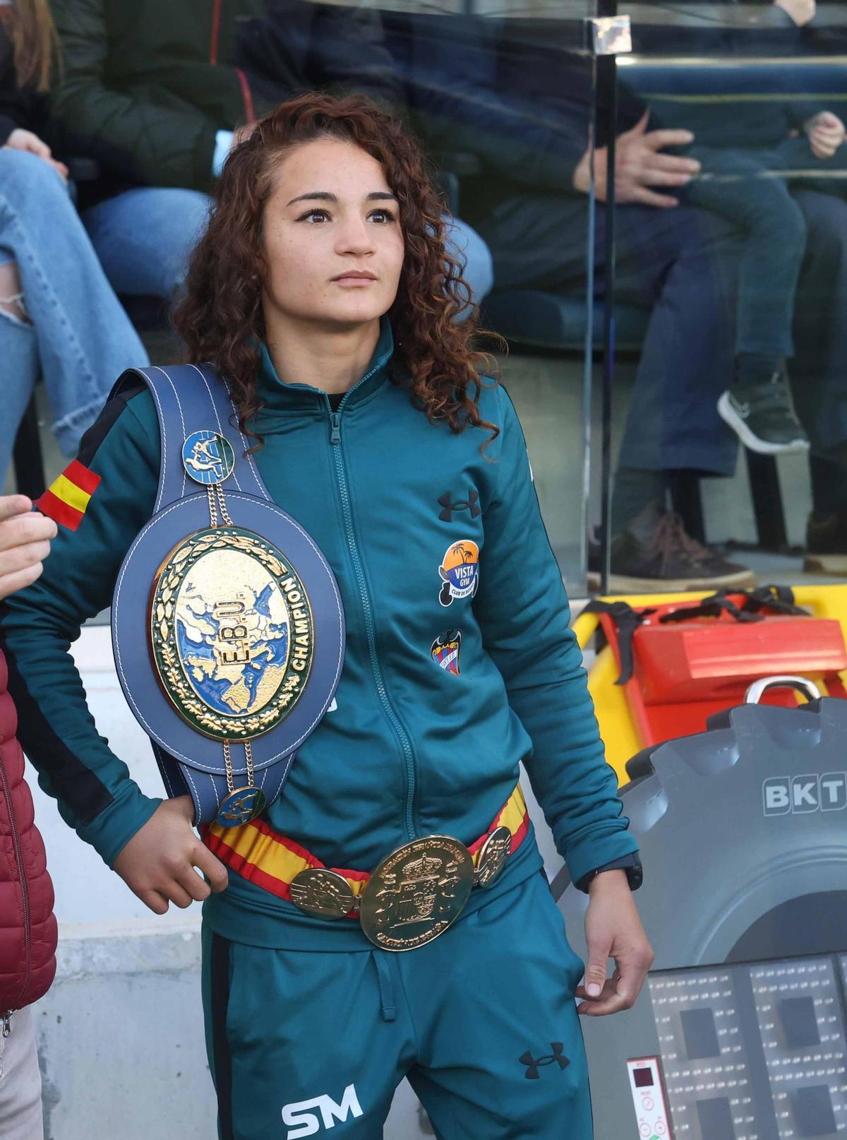 Sheila Martínez, con su cinturón europeo del peso pluma