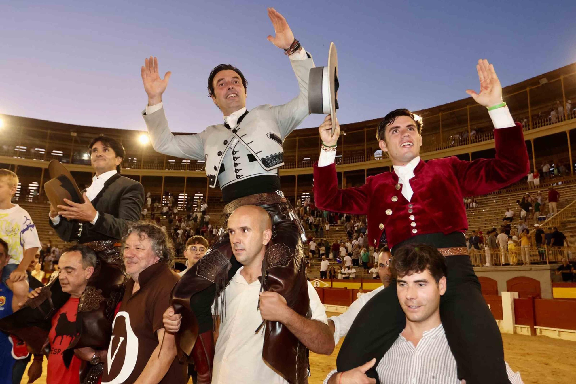 Andy Cartagena, Diego Ventura y Guillermo Hermoso abren la puerta grande en la primera de las Hogueras de Alicante 2024