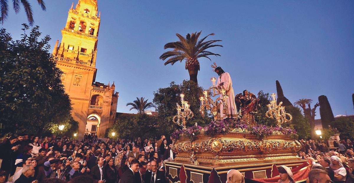 El titular de la Hermandad del Císter protagonizó el Vía Crucis de las cofradías en Cuaresma con motivo del 50 aniversario.