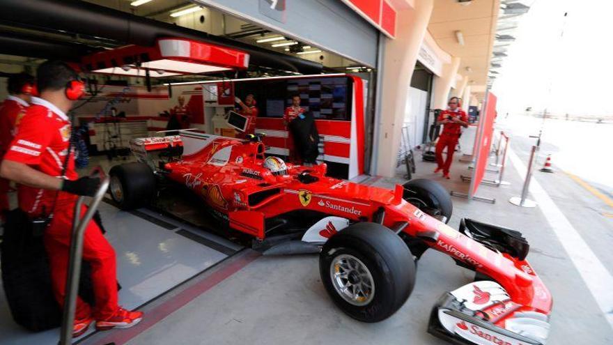 Vettel llega líder a Sochi, donde se espera nuevo contraataque de Hamilton