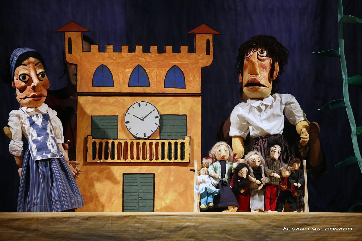 Escena de títeres de la obra 'Rondallas'