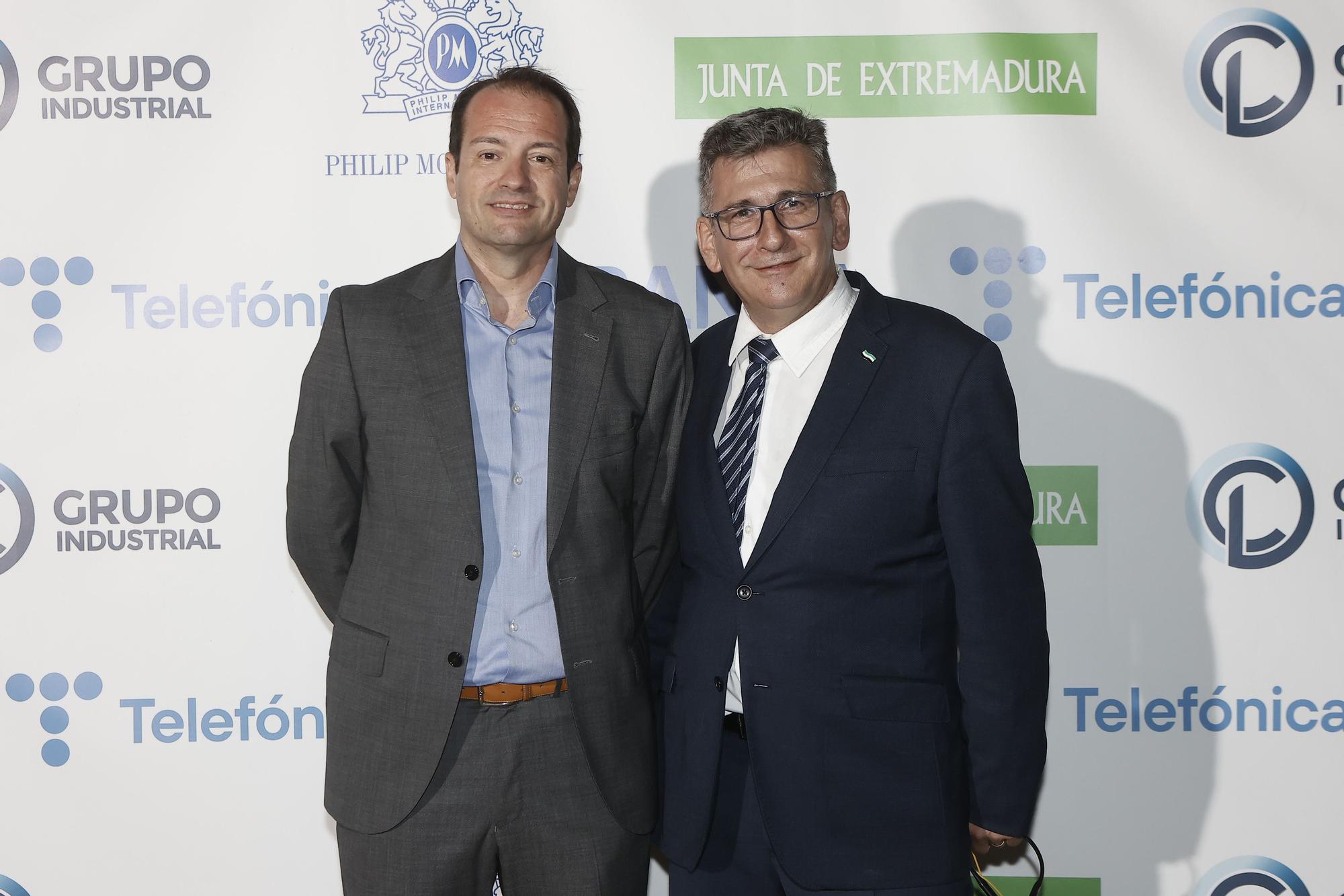 FOTOGALERÍA | Los invitados de los Premios Empresario del Año posan para El Periódico Extremadura