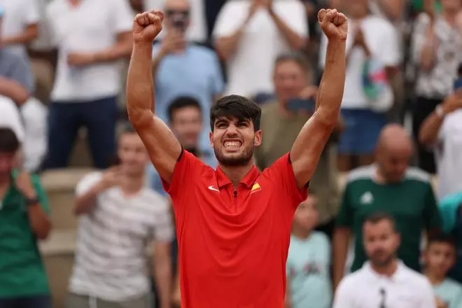 Tenis en los Juegos Olímpicos: Roman Safiullin - Carlos Alcaraz, en imágenes