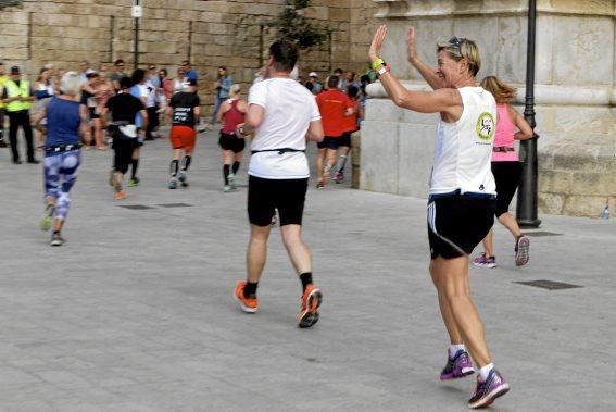 9.000 Läufer aus 49 Ländern gingen am Sonntag den 15.10. an den Start. In der Marathon Disziplin gingen die Deutschen leer aus.