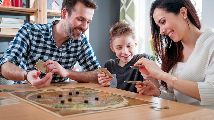 Nueve juegos de mesa para pasar una noche divertida