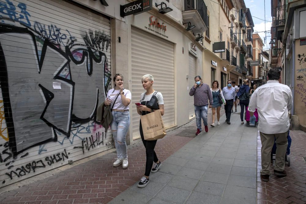 Coronavirus en Mallorca: Gran ocupación de terrazas y poca actividad en los comercios