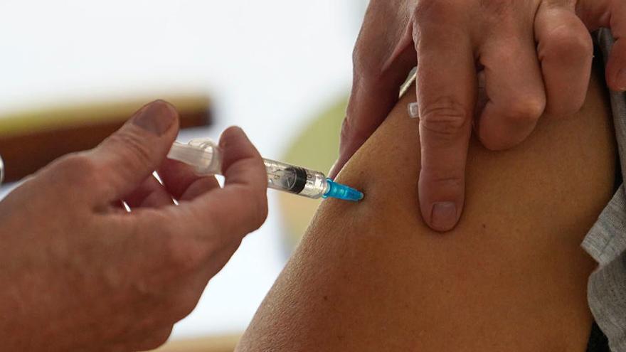 La vacunació contra la grip s&#039;allunya dels CAPs | Marc Martí