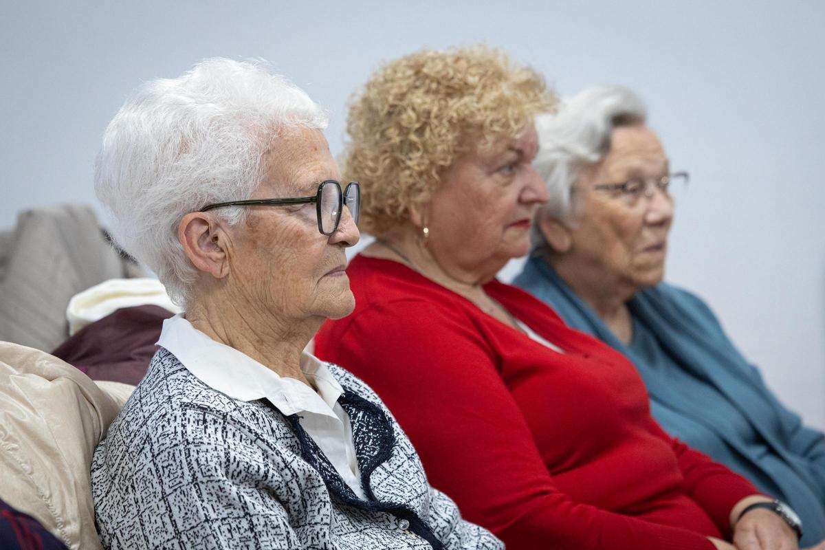Tres de las participantes en el taller del Buñuel.