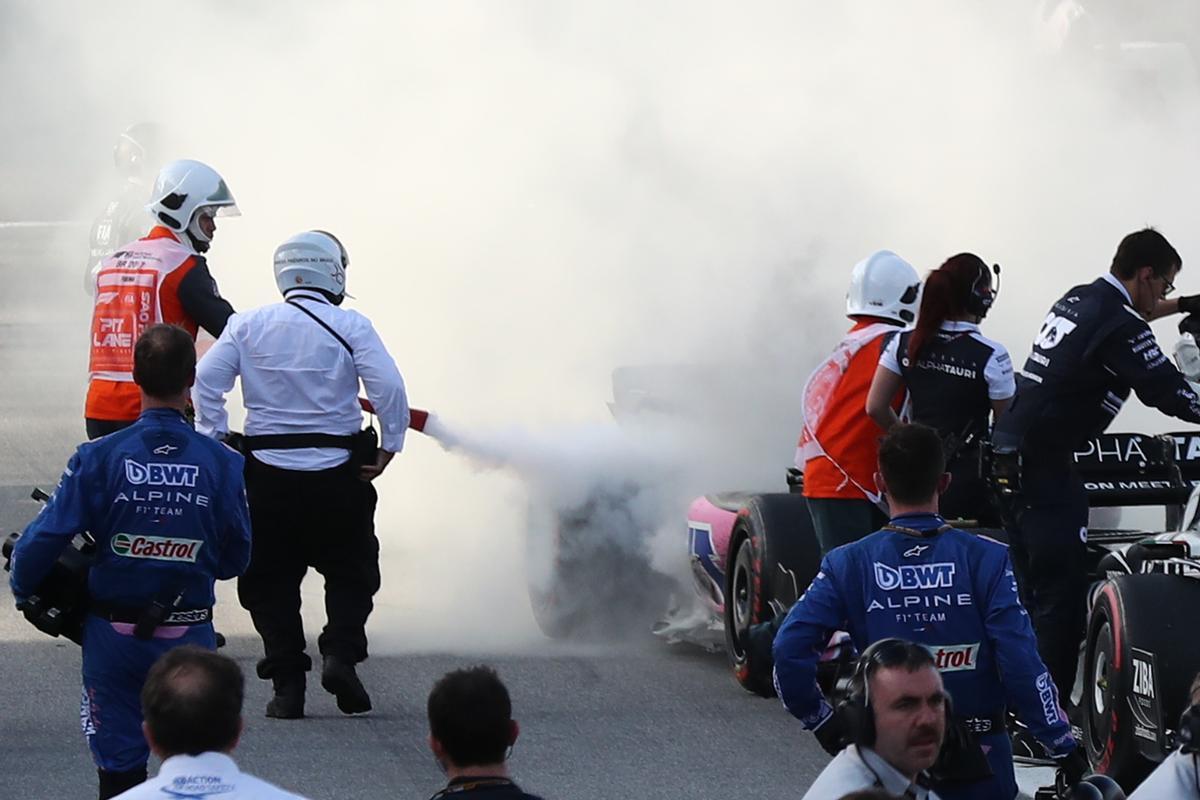 El incendio en Alpine es literal: el monoplaza de Esteban Ocon ardió tras la carrera Sprint