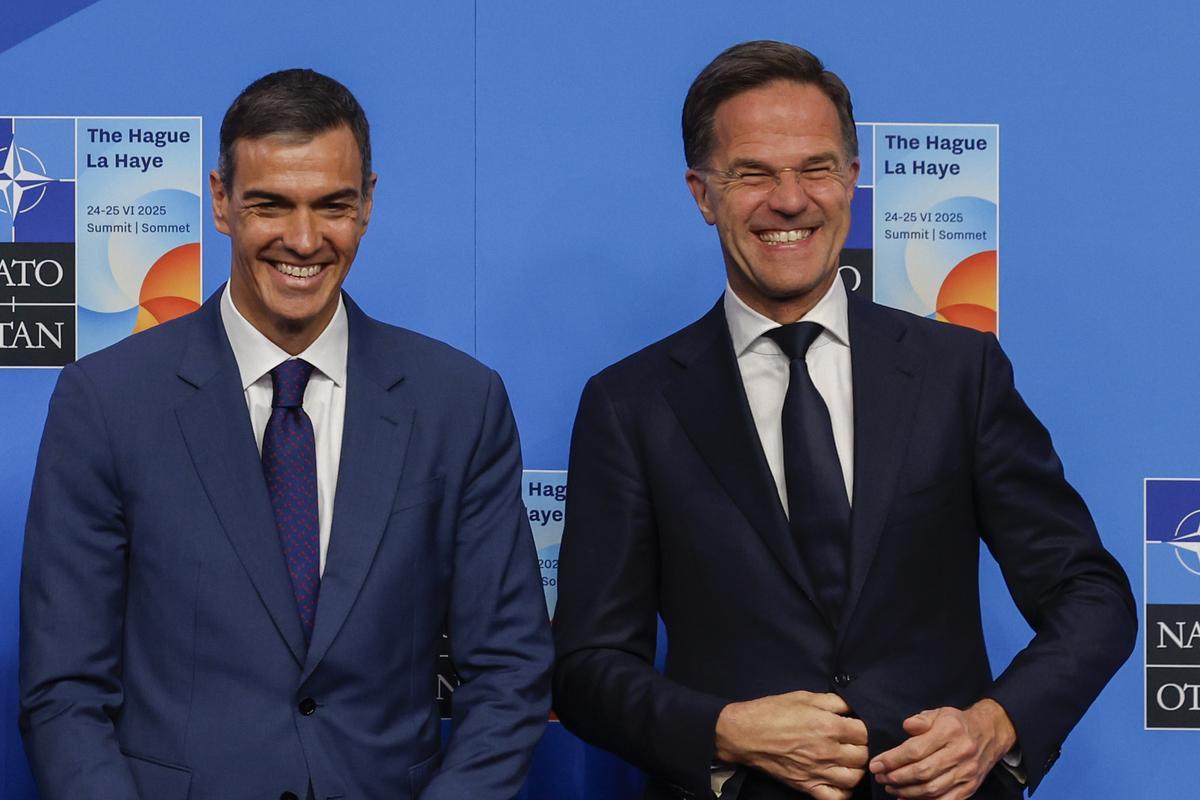 Sánchez s’enroca en el 2 % de despesa militar malgrat l’acord a l’OTAN d’arribar al 5%: «Ho considerem suficient i realista» Sánchez s’enroca en el 2 % de despesa militar malgrat l’acord a l’OTAN d’arribar al 5%: «Ho considerem suficient i realista»