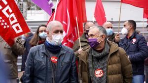 Els sindicats exigeixen tancar ja la pujada de l’SMI: «La pilota és a la teulada del president»