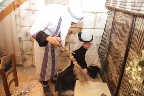 El belén cobra vida en Monfarracinos