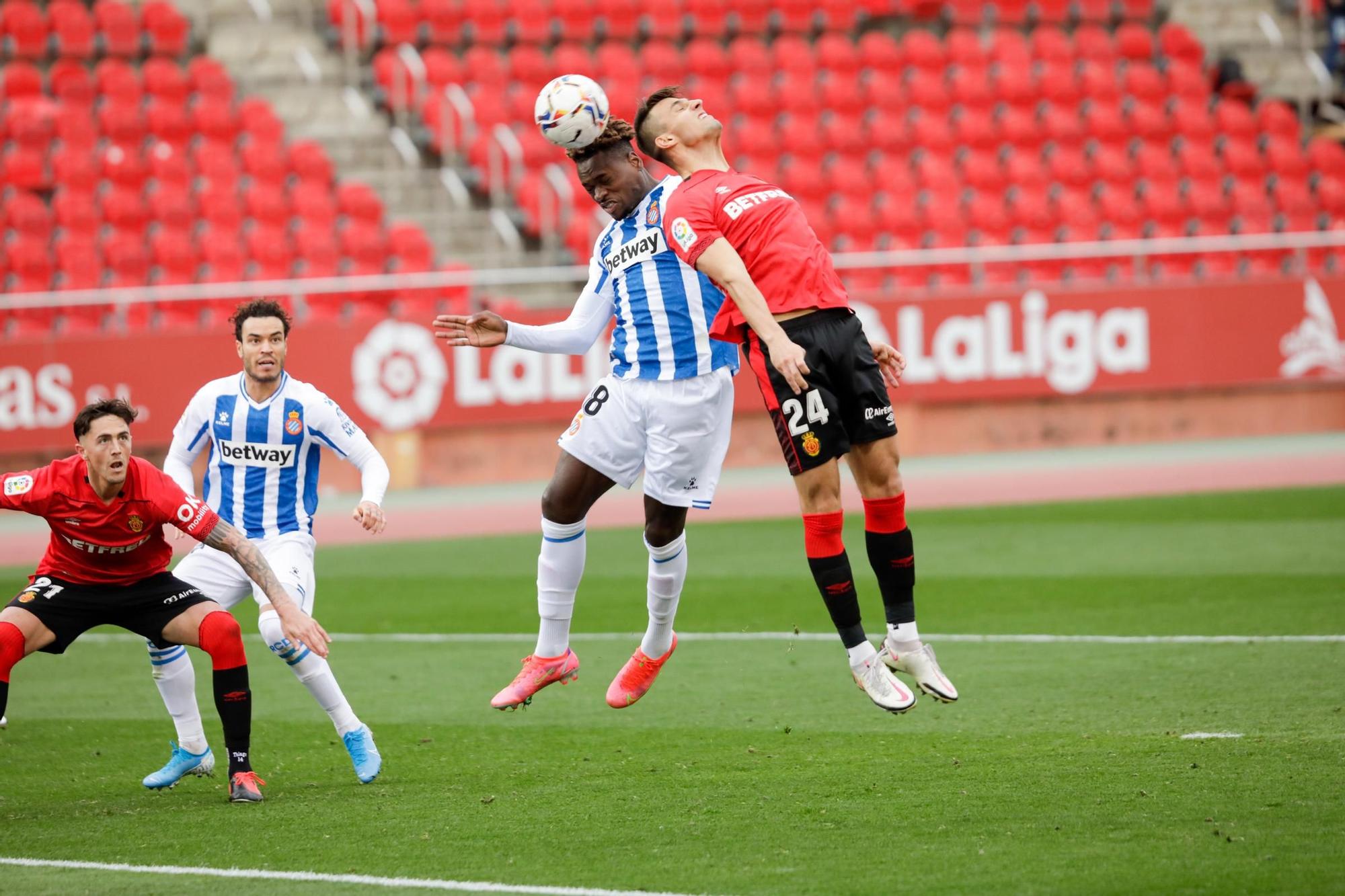 El Mallorca perdona al Espanyol y pierde