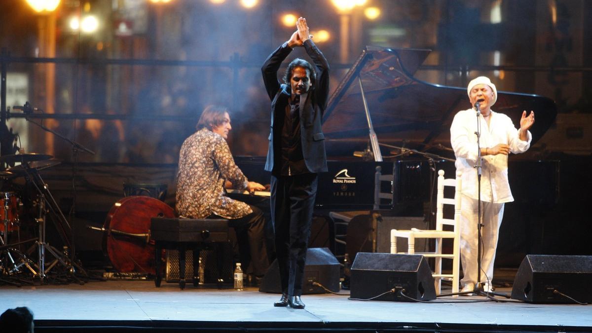 El Pele y Farruquito, en una actuación en la Noche Blanca del Flamenco, en el año 2015 en Córdoba.