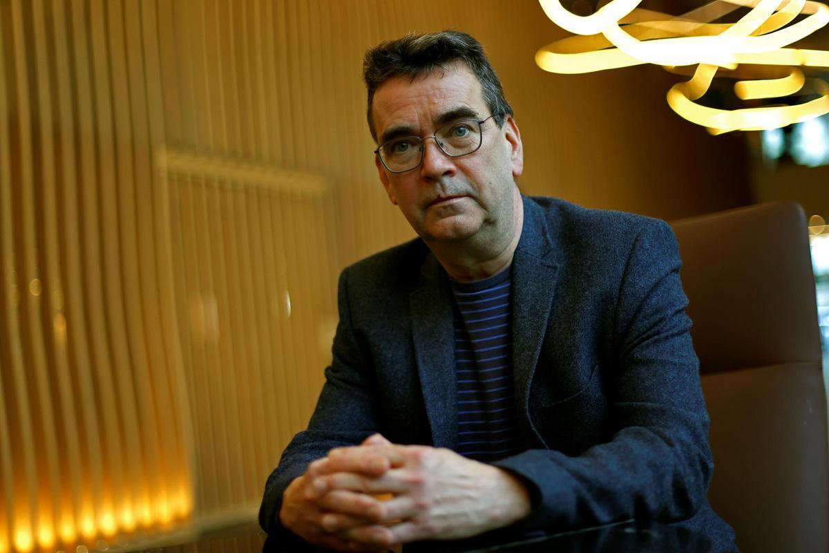El escritor Mick Herron, autor de 'Las horas secretas'.