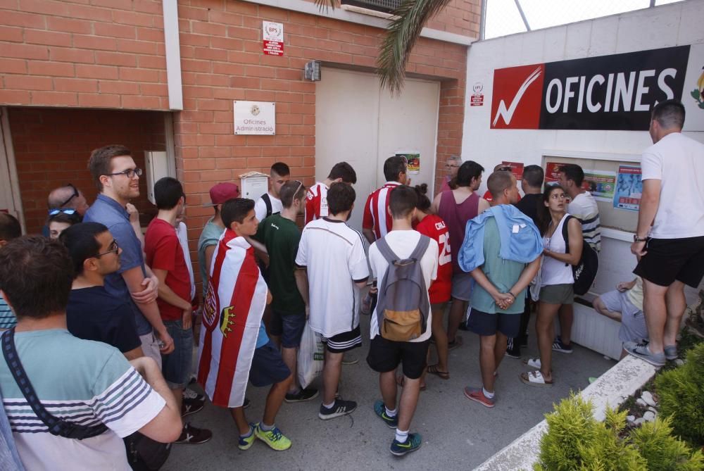 L'afició del Girona FC desembarca a Tarragona