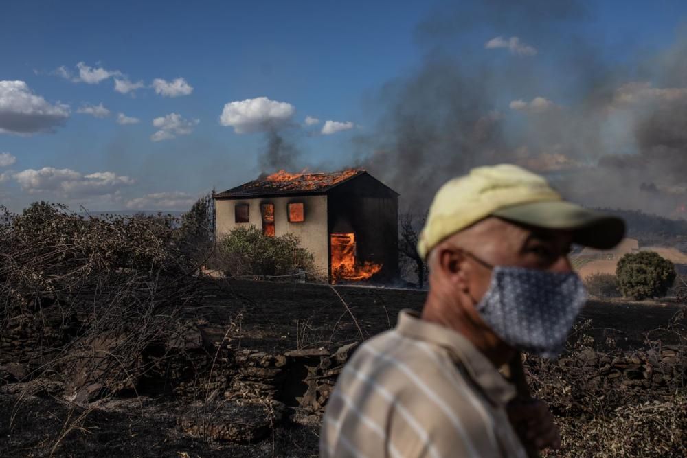 Imágenes del incendio originado en Lober de Aliste