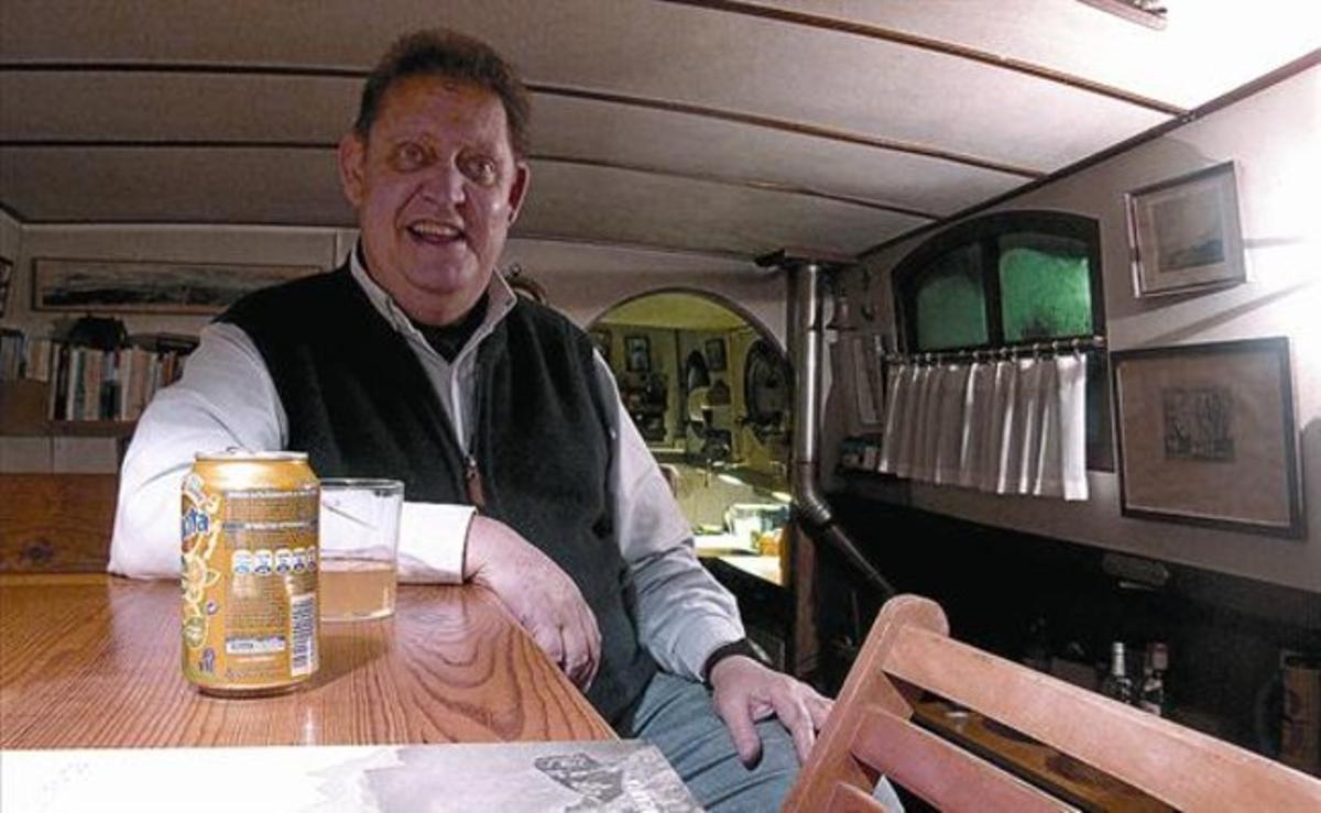 Agustí Fancelli navega en una ’peniche’ pel canal de Midi el 2011. Agustí Fancelli navega en una ’peniche’ pel canal de Midi el 2011.