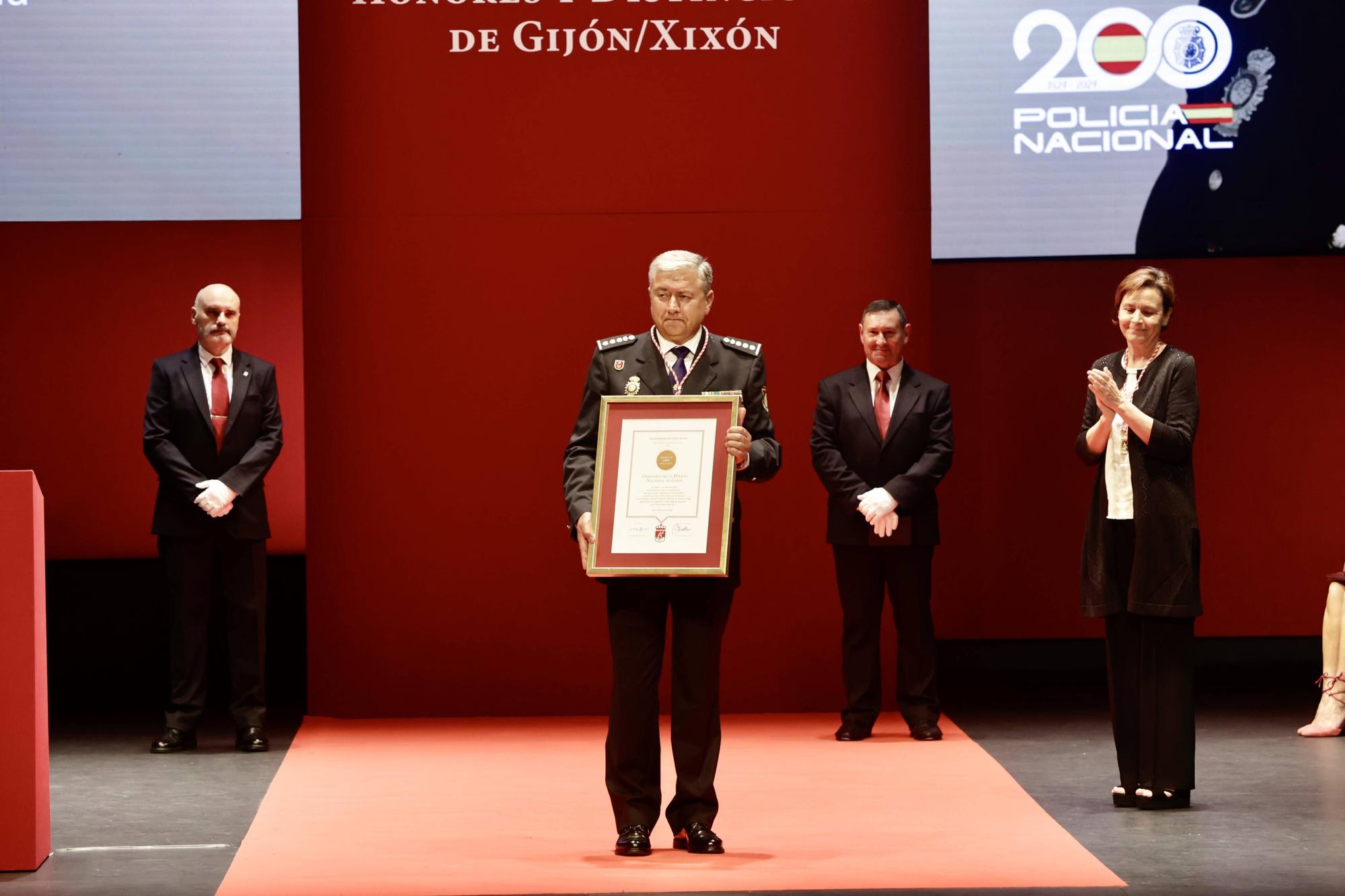 Entrega de las medallas de la ciudad de Gijón