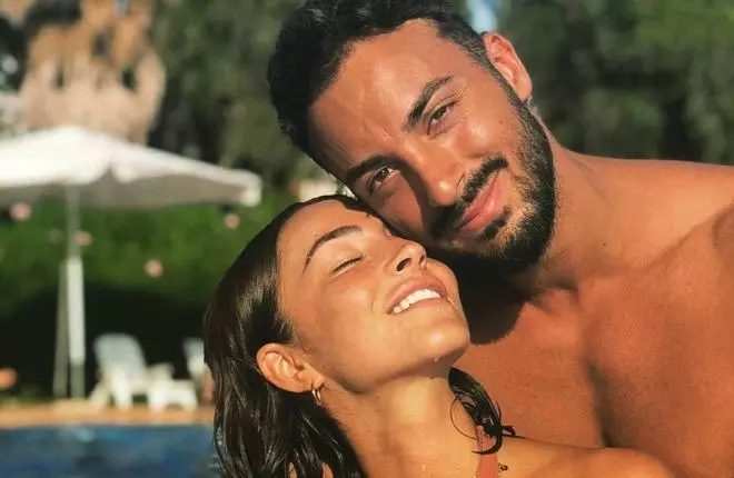 Ana Solma enseña el cachopo de Borja para desviar la filtración de 'Supervivientes'