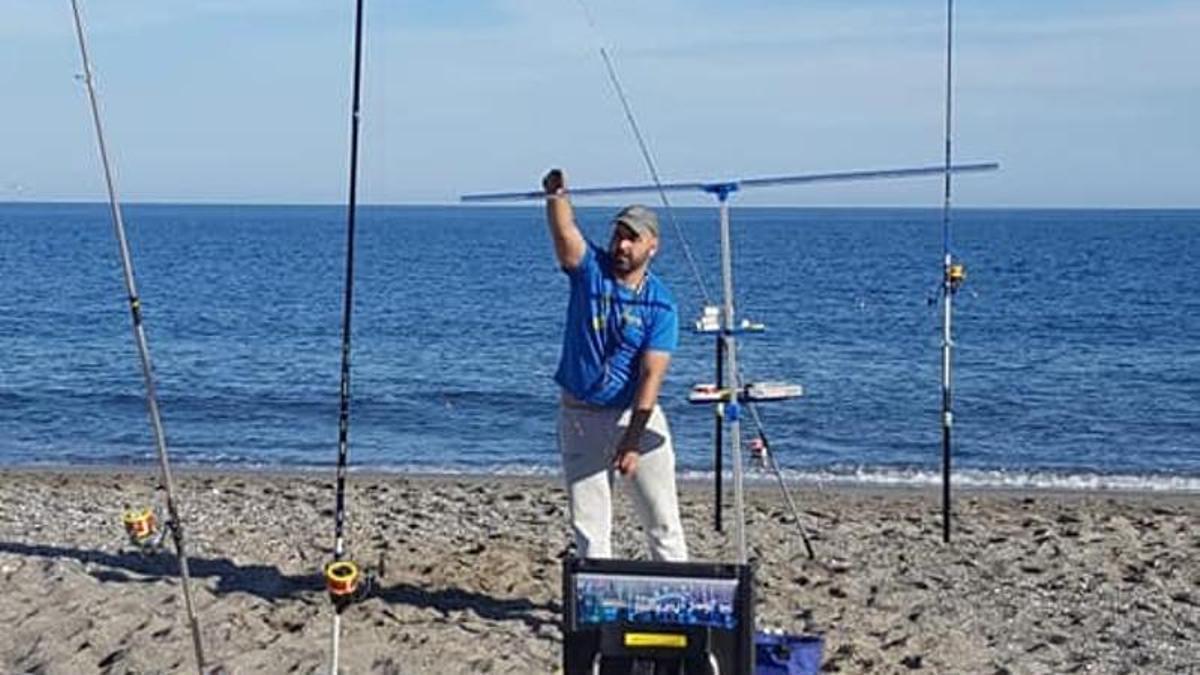 Pablo Álvarez, preparando la pesca