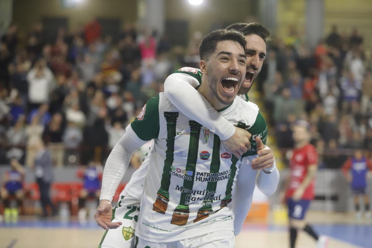 Lucas Perin celebra el gol de la victoria del Córdoba Futsal ante el Xota Osasuna.