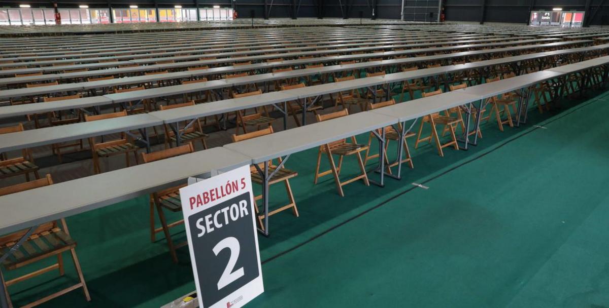 Las 18.646 sillas del recinto ferial, listas para los exámenes