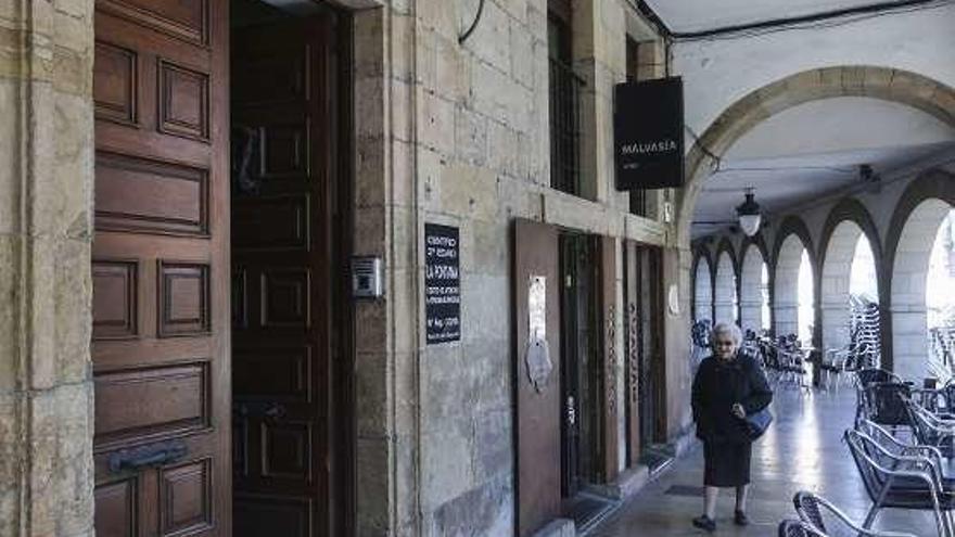 El portal que da acceso a la residencia geriátrica.