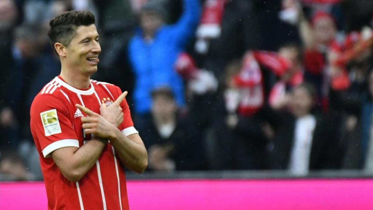 Lewandowski celebrando una anotación con el Bayern