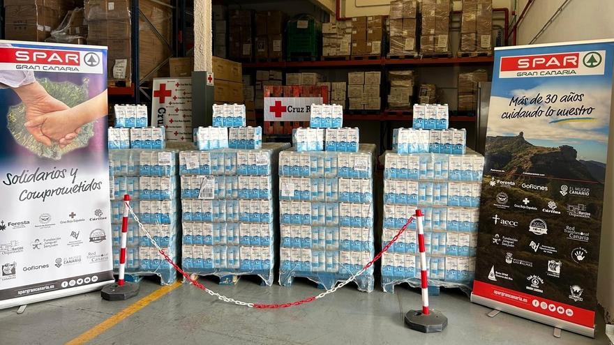 SPAR Gran Canaria dona más de 4.000 litros de leche a Cruz Roja para familias vulnerables