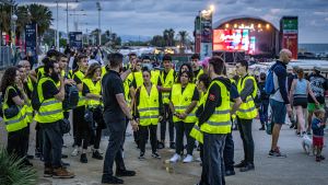 Seguridad privada y policia durante la tarde, primer día de la Mercè 24