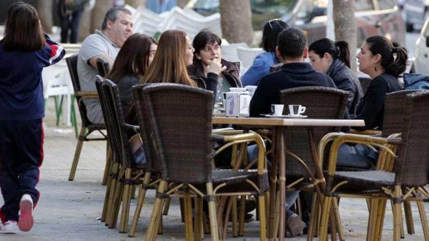 Valencia disfruta del «verano» a 27 grados