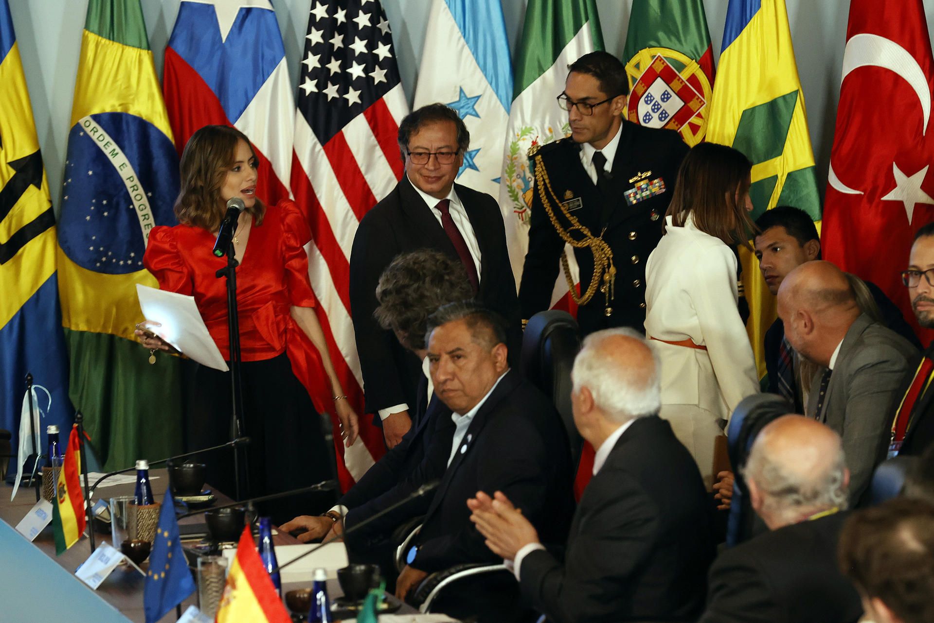 El presidente colombiano, Gustavo Petro (en el centro de la imagen), en la Conferencia Internacional sobre el Proceso Político en Venezuela
