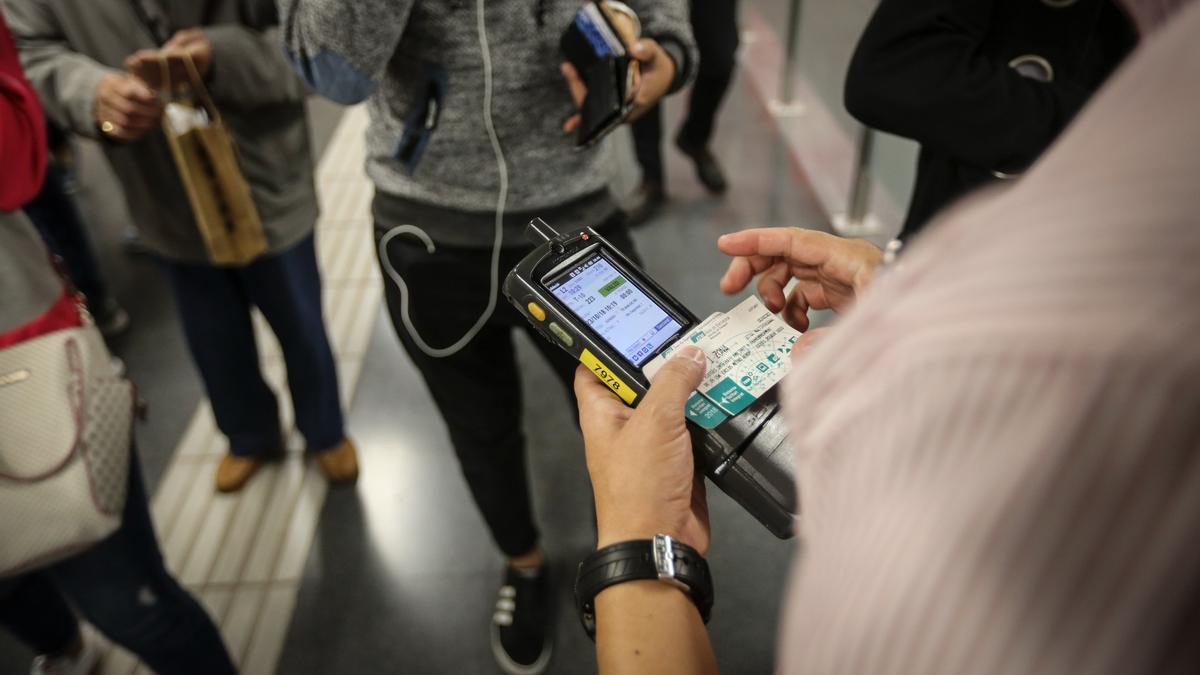 Control contra el fraude en el metro de Barcelona