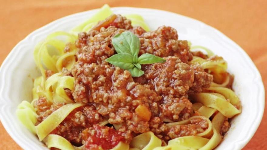 Un plat de pasta amb «ragù alla bollognese», una salsa perfumada i molt untuosa