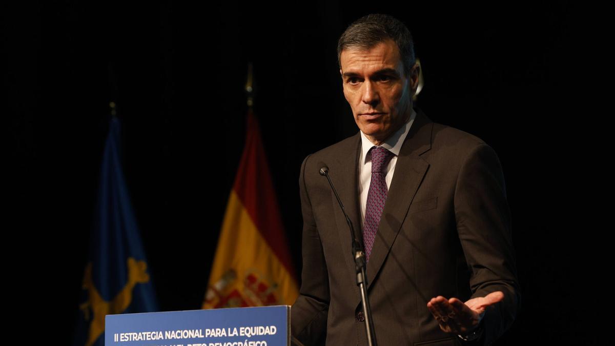 Pedro Sánchez habla en Asturias sobre la desclasificación de los documentos del 23F: "Hoy hacemos un poco mejor a nuestro país y a nuestra democracia"