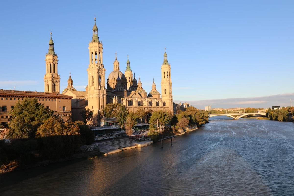 La basílica del Pilar recibe a los zaragozanos con aforo reducido y medidas de seguridad