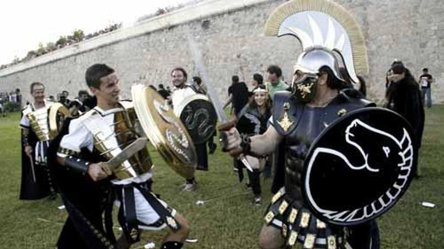 Carthagineses y Romanos enfrentados durante la celebración de la Gran Batalla de las pasadas fiestas