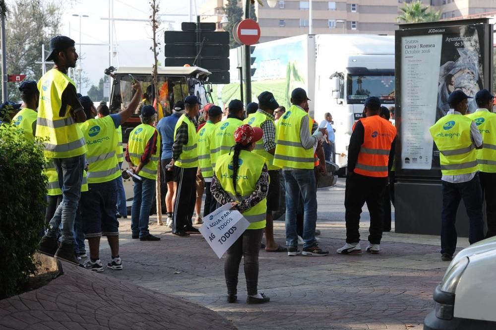 Los tractores a su paso por el Auditorio