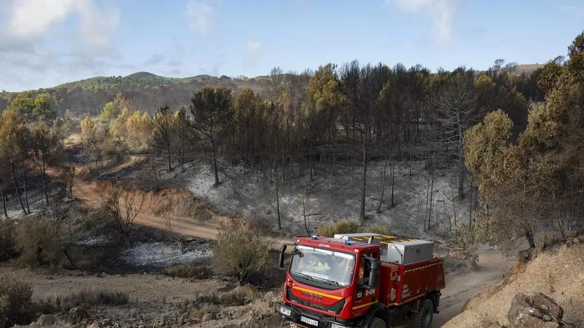 Efectivos de la UME abandonan Segorbe (Castellón) tras dar por estabilizado el incendio forestal