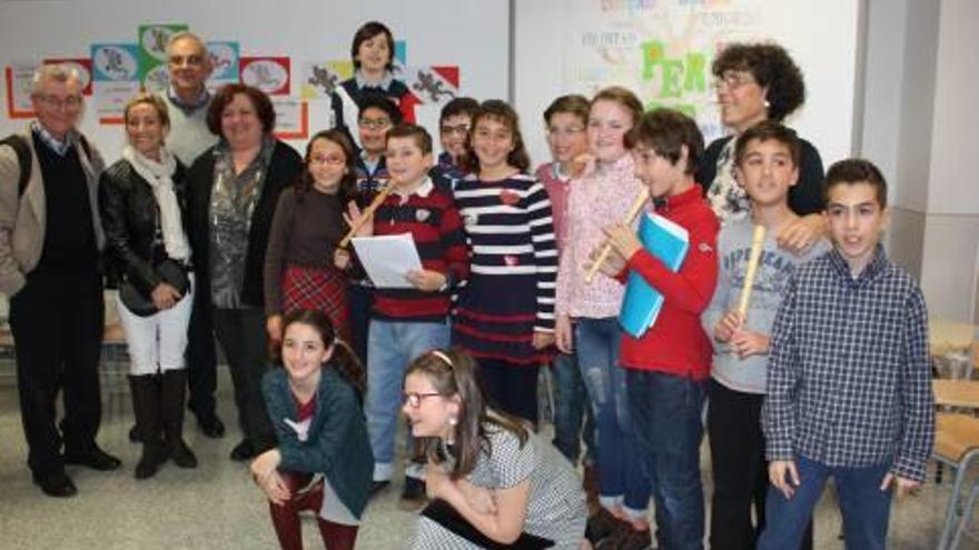 Recuerdo conjunto a Gaudí y a Miguel Hernández en el CEIP Benalúa