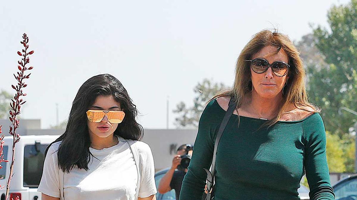 Kylie y Caitlyn Jenner, de paseo en 2016