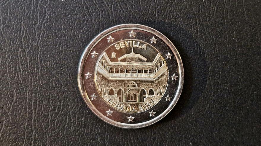 Moneda de dos euros dedicada al Patio de las Doncellas del Alcázar.