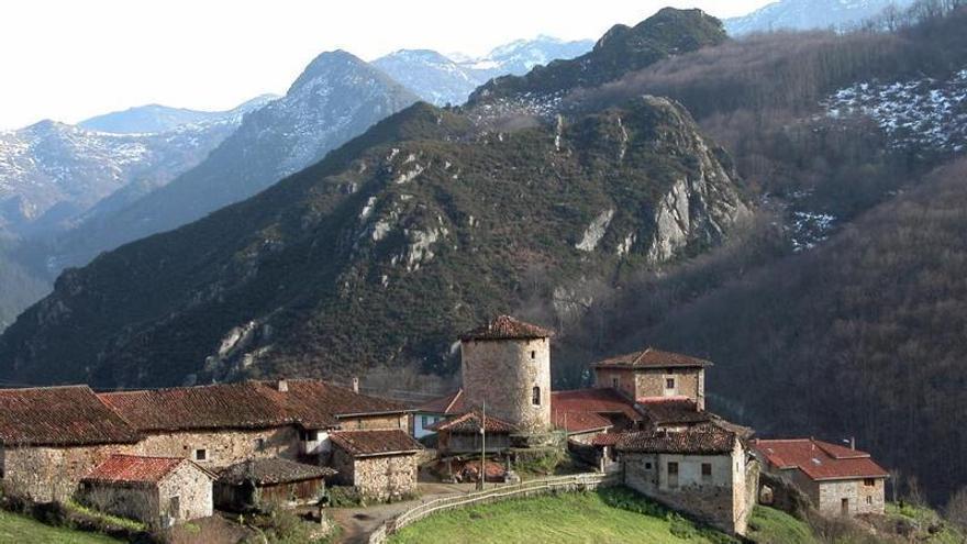 Proaza estrena ruta a caballo: entre dos torres y con gran comida para los participantes