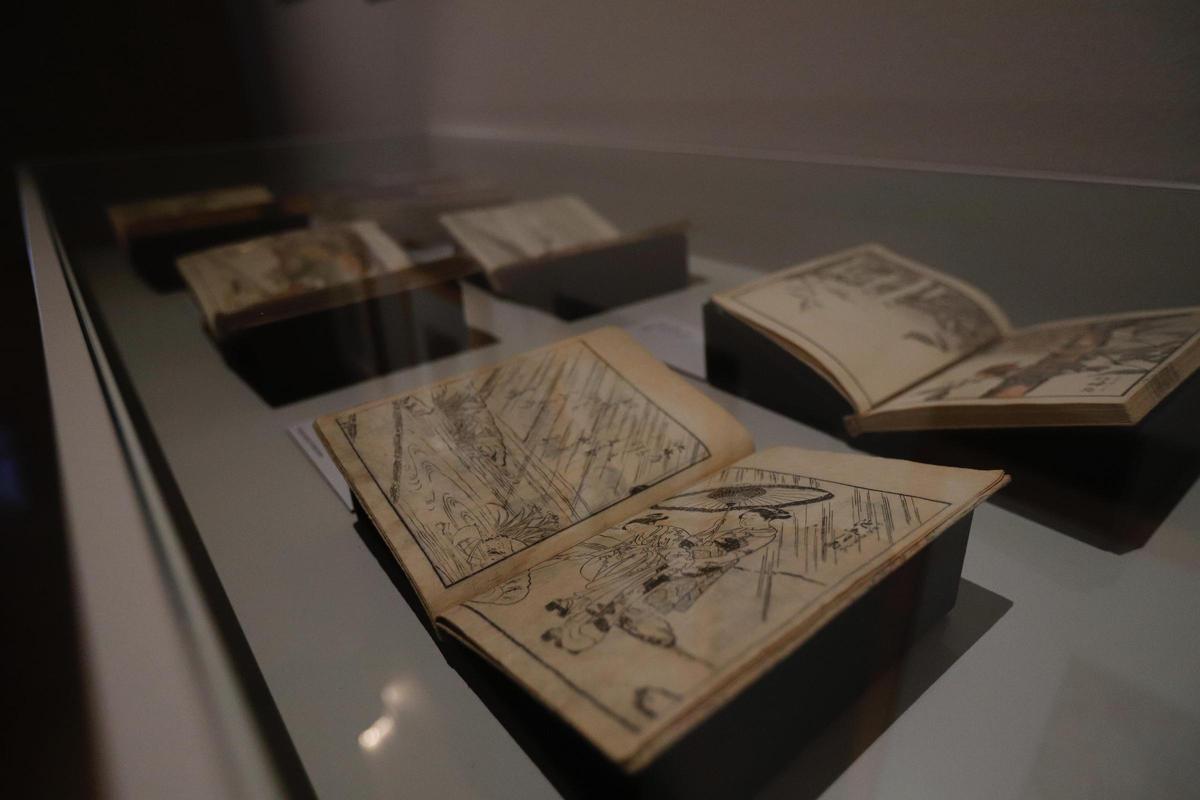 Casi 400 piezas conforman la exposición de la Lonja.